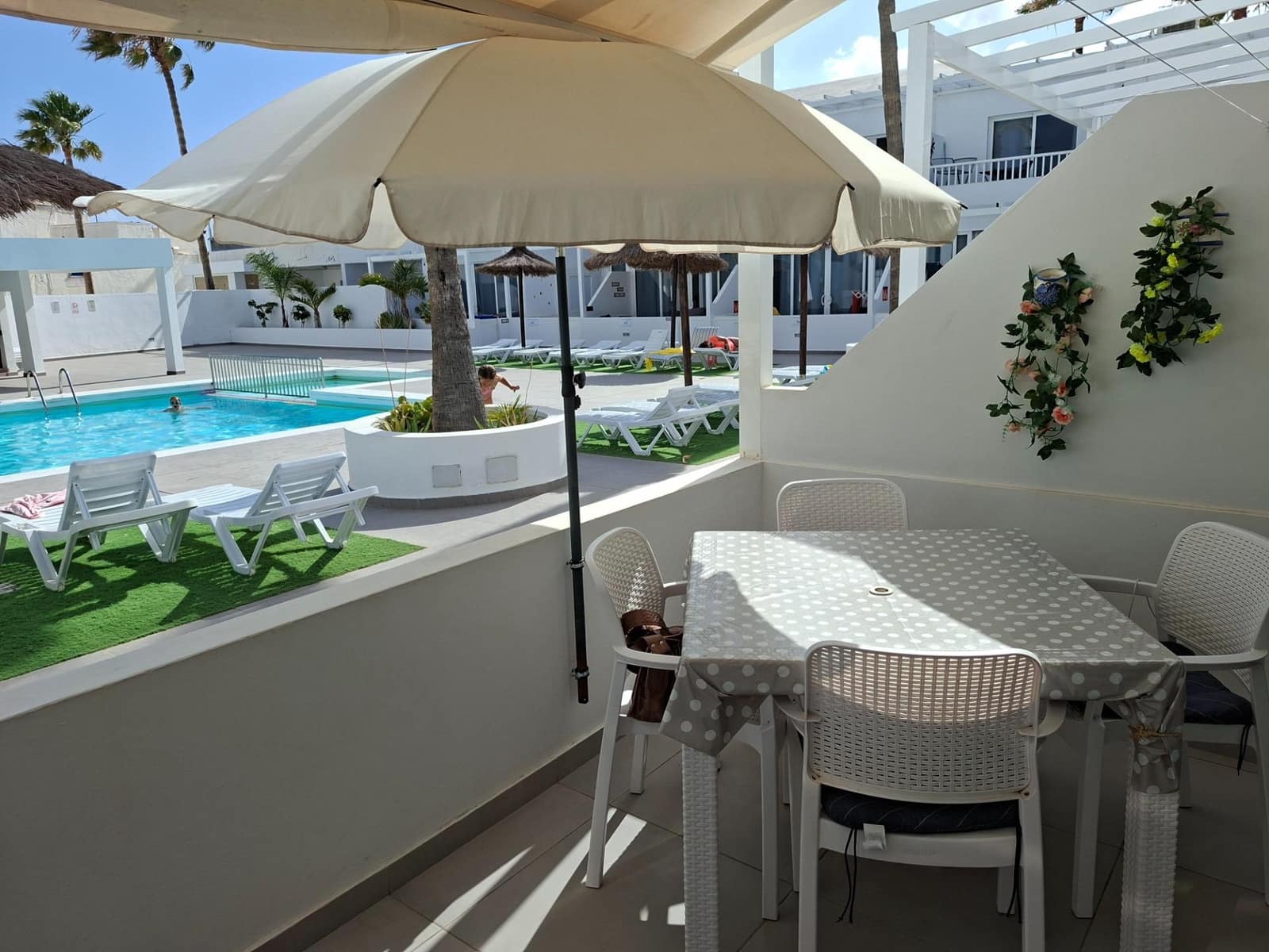 2 soveværelse Lejlighed til salg i Puerto del Carmen med swimmingpool - € 309.000 (Ref: 9794668)