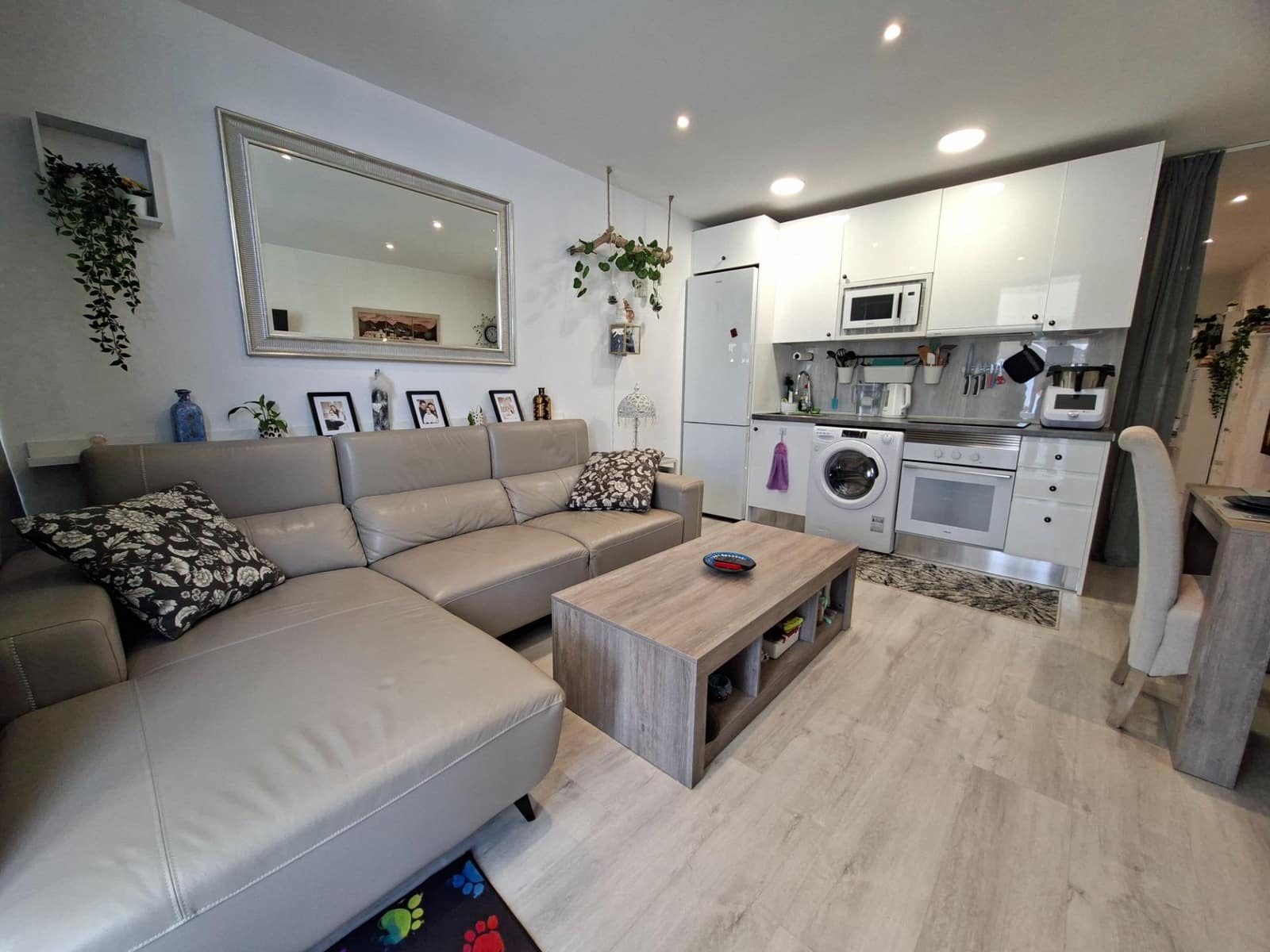 2 soveværelse Lejlighed til salg i Puerto del Carmen med swimmingpool - € 309.000 (Ref: 9794668)