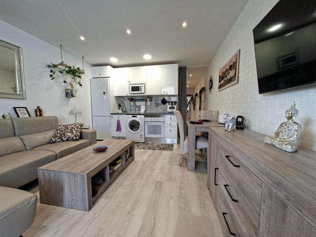 2 soveværelse Lejlighed til salg i Puerto del Carmen, Tías med swimmingpool - € 309.000 (Ref: 9794668)