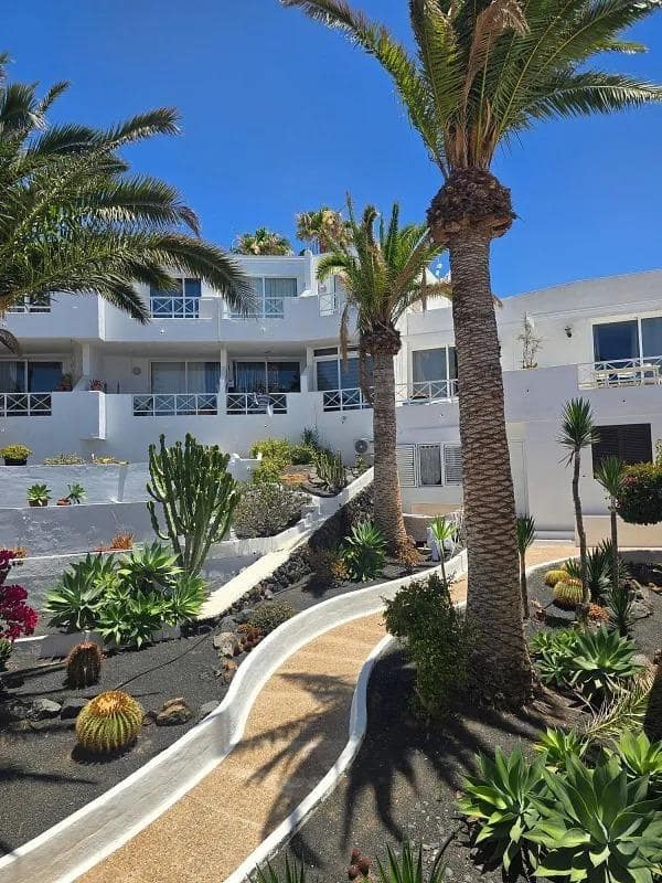 Studio for sale in Puerto del Carmen with pool - € 225,000 (Ref: 9908074)