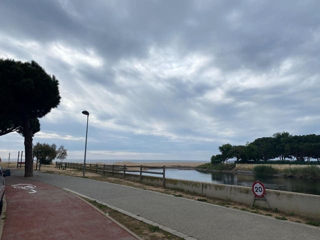 Erhverv til salg i Platja d'Aro, Castell-Platja d'Aro - € 175.000 (Ref: 9240687)