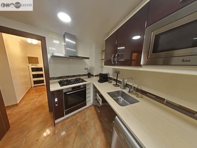 Piso de 3 habitaciones en Santa Cristina d'Aro en venta - 250.000 € (Ref: 9240695)