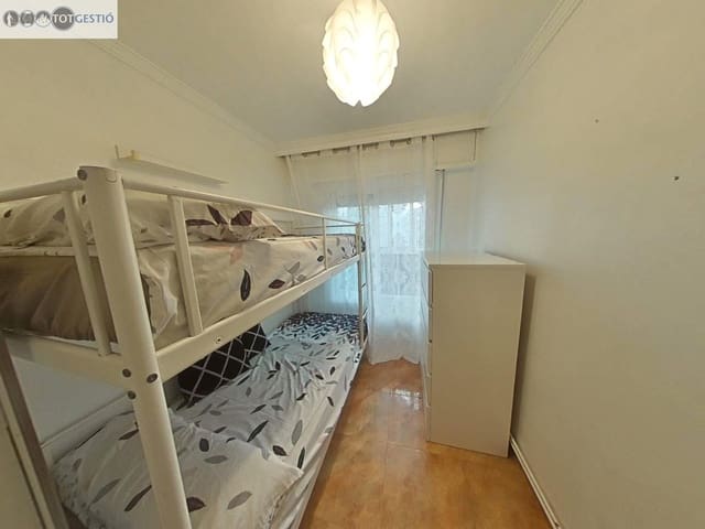 Piso de 3 habitaciones en Santa Cristina d'Aro en venta - 250.000 € (Ref: 9240695)