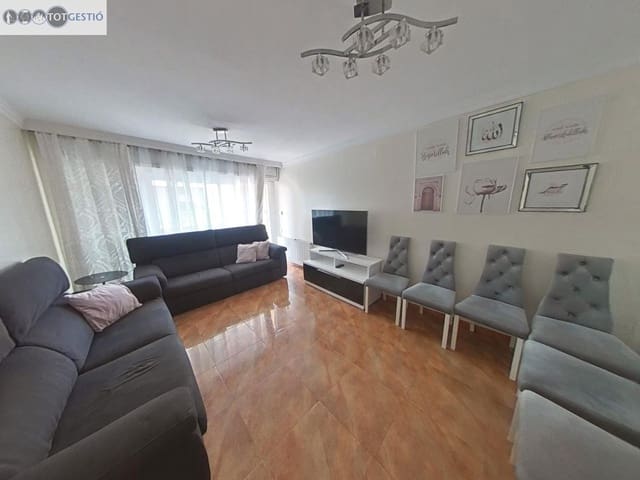 Piso de 3 habitaciones en Santa Cristina d'Aro en venta - 250.000 € (Ref: 9240695)