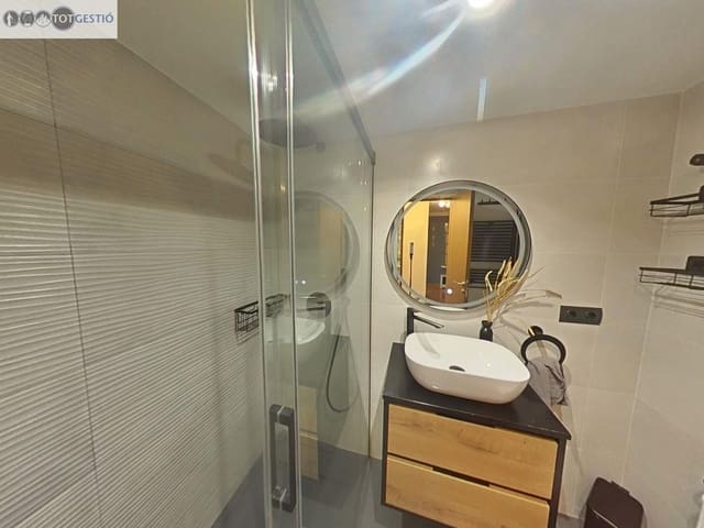 Piso de 3 habitaciones en Santa Cristina d'Aro en venta - 250.000 € (Ref: 9240695)