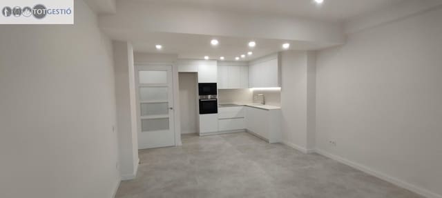 2 bedroom Apartment for sale in Sant Feliu de Guíxols - € 259,000 (Ref: 9240696)