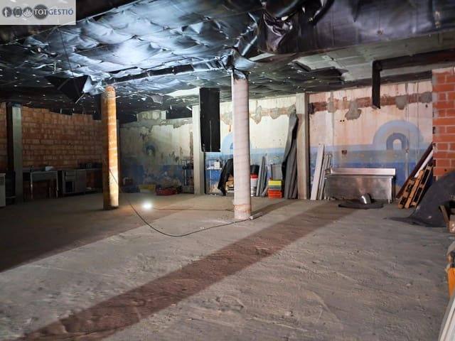 Commercial for sale in Platja d'Aro, Castell-Platja d'Aro - € 325,000 (Ref: 9240700)