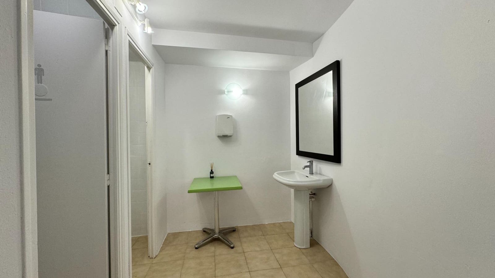 Local Comercial en Platja d'Aro en venta - 400.000 € (Ref: 9240701)