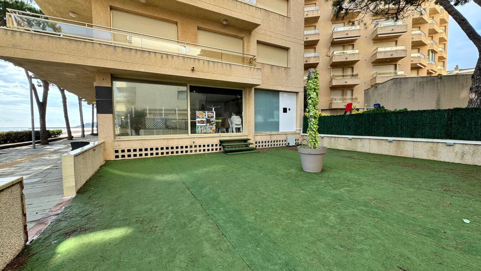 Local Comercial en Platja d'Aro en venta - 400.000 € (Ref: 9240701)
