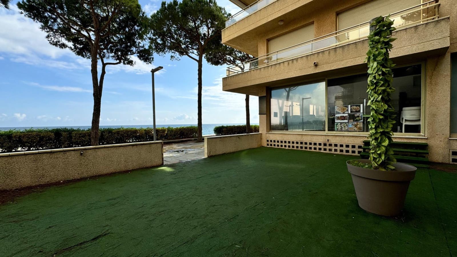 Local Comercial en Platja d'Aro en venta - 400.000 € (Ref: 9240701)