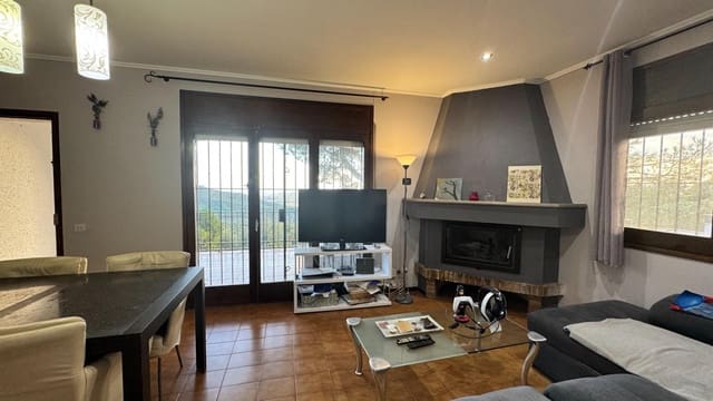 3 camera da letto Villa in vendita in Santa Cristina d'Aro con garage - 315.000 € (Rif: 9367749)