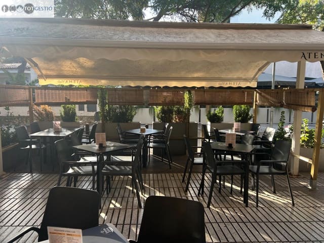 Commerciale in vendita in Platja d'Aro, Castell-Platja d'Aro - 300.000 € (Rif: 9435982)