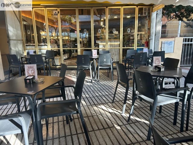 Commerciale in vendita in Platja d'Aro, Castell-Platja d'Aro - 300.000 € (Rif: 9435982)