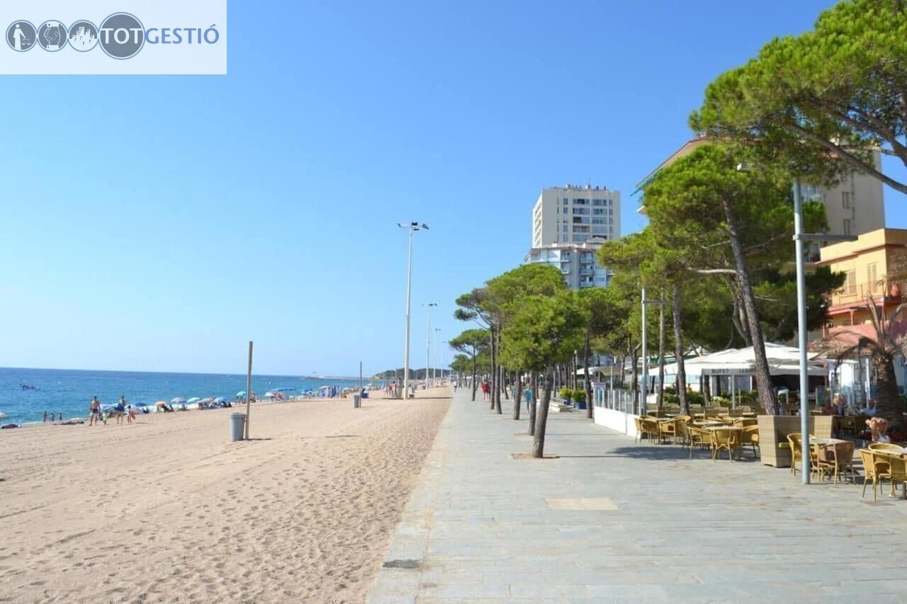 Kommersiell til salgs i Platja d'Aro - € 650 000 (Ref: 9452291)