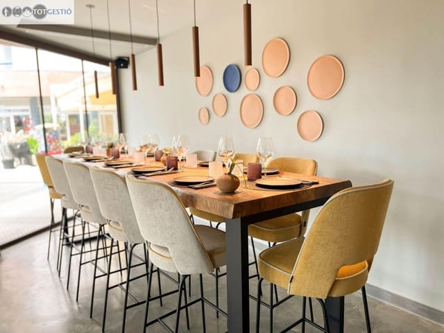 Kommersiell til salgs i Platja d'Aro, Castell-Platja d'Aro - € 650 000 (Ref: 9452291)