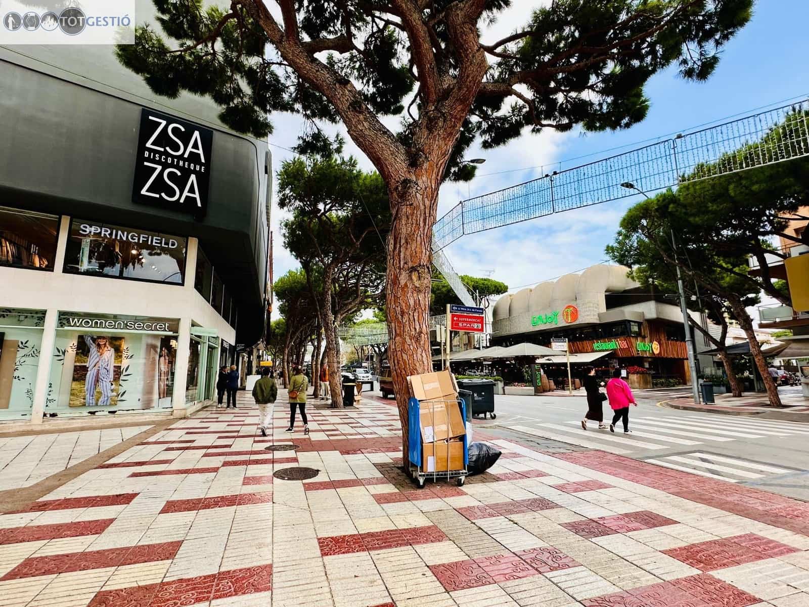 Kommersiell til salgs i Platja d'Aro - € 650 000 (Ref: 9452291)