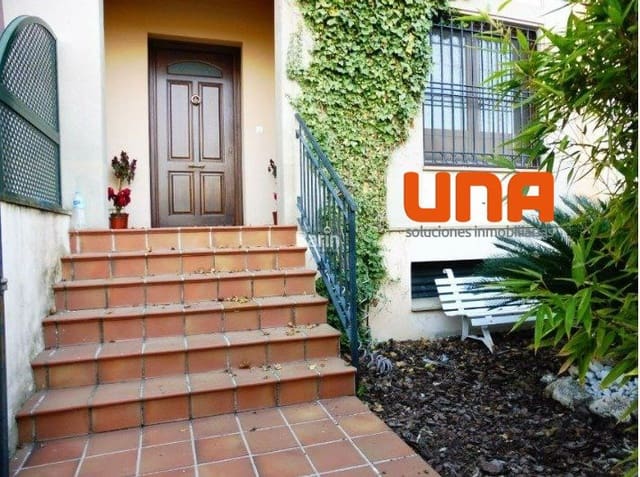 4 bedroom Terraced Villa for sale in Córdoba city with pool garage - € 380,000 (Ref: 9438177)