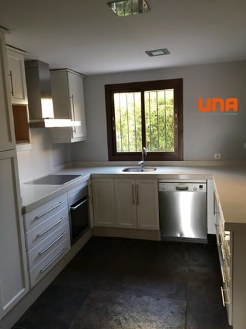 4 bedroom Terraced Villa for sale in Córdoba city with pool garage - € 380,000 (Ref: 9438177)