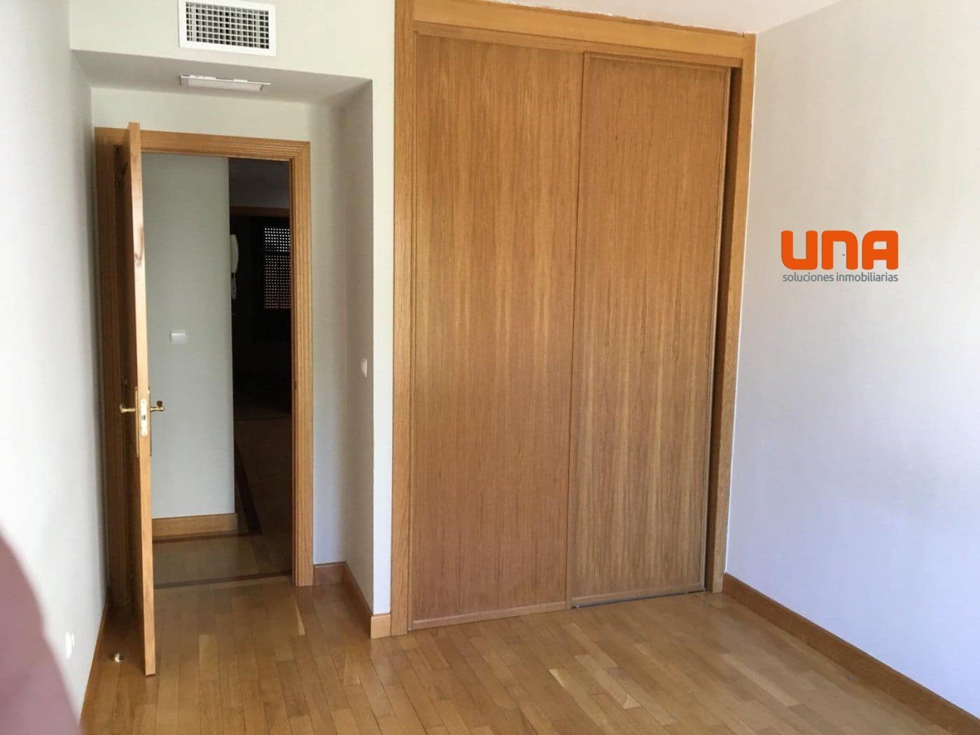 4 bedroom Terraced Villa for sale in Cordoba city with pool garage - € 380,000 (Ref: 9438177)