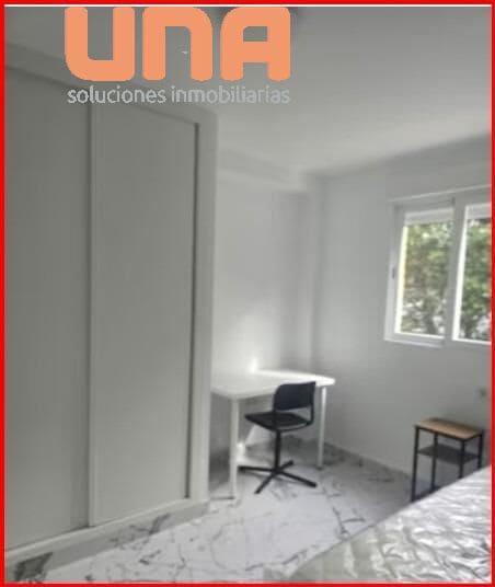 4 bedroom Flat for rent in Cordoba city - € 1,000 (Ref: 9438179)