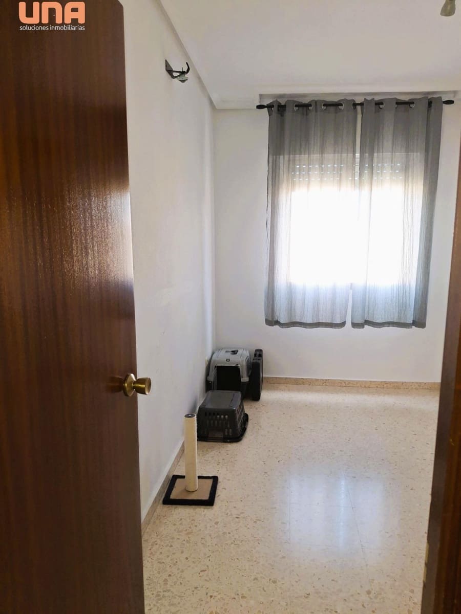 4 soveværelse Lejlighed til salg i Cordoba by - € 120.000 (Ref: 9438180)