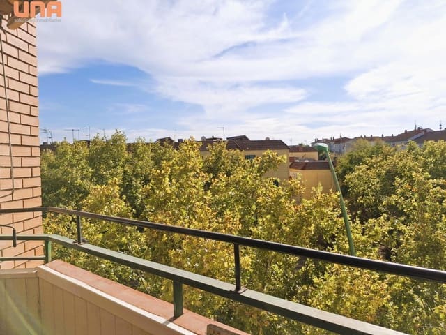 4 soveværelse Lejlighed til salg i Córdoba by - € 120.000 (Ref: 9438180)