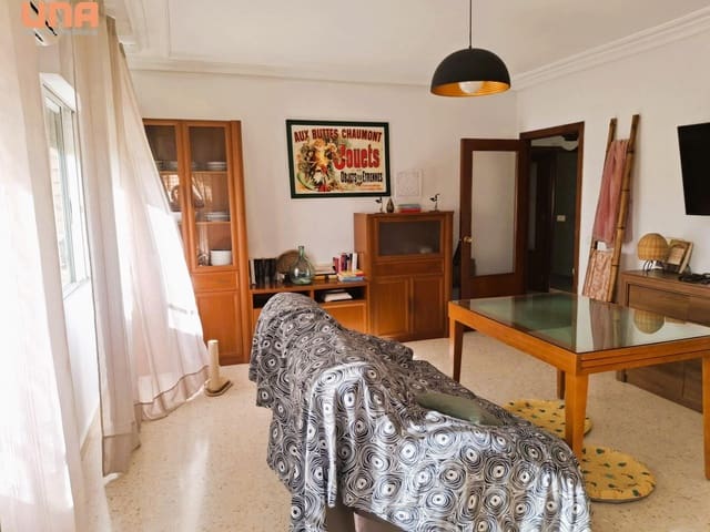 4 soveværelse Lejlighed til salg i Córdoba by - € 120.000 (Ref: 9438180)