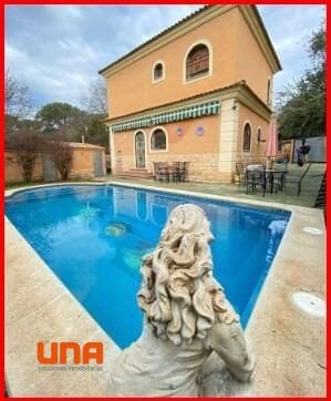 5 makuuhuone Maalaistalo myytävänä paikassa Cordoba kaupunki mukana uima-altaan 
autotalli - 179 900 € (Ref: 9438183)