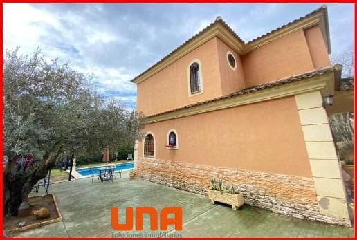 5 makuuhuone Maalaistalo myytävänä paikassa Córdoba kaupunki mukana uima-altaan 
autotalli - 179 900 € (Ref: 9438183)