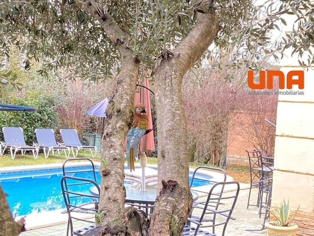 5 makuuhuone Maalaistalo myytävänä paikassa Córdoba kaupunki mukana uima-altaan 
autotalli - 179 900 € (Ref: 9438183)