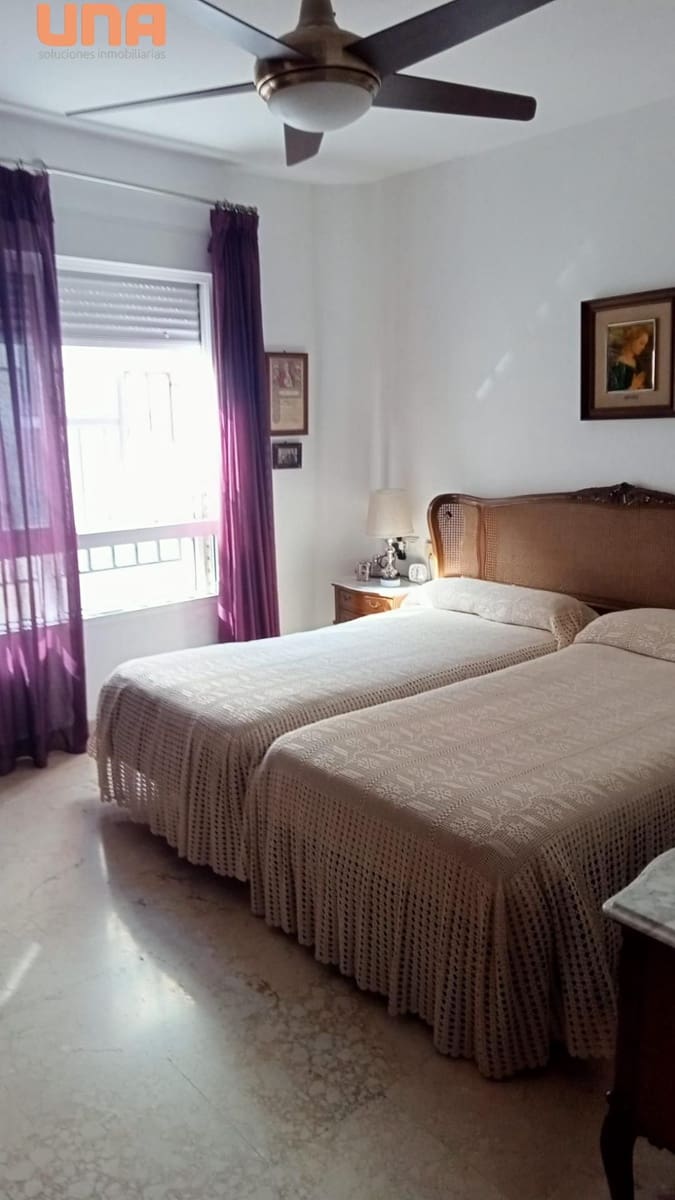 4 Zimmer Wohnung zu verkaufen in Cordoba Stadt mit Garage - 350.000 € (Ref: 9438186)