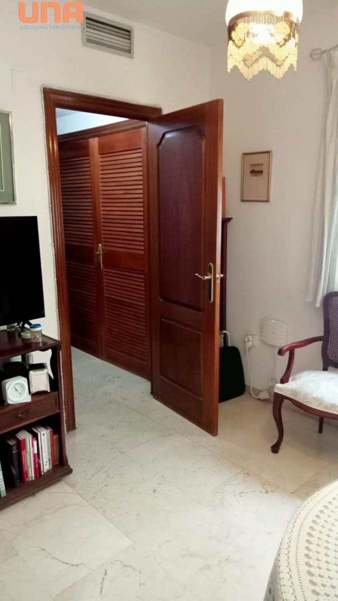 4 Zimmer Wohnung zu verkaufen in Cordoba Stadt mit Garage - 350.000 € (Ref: 9438186)