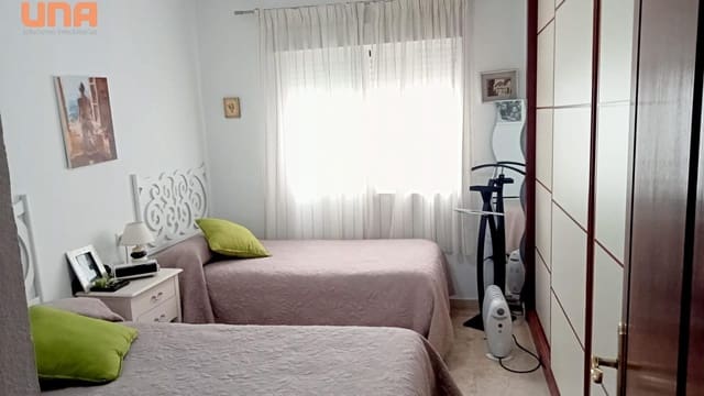 4 Zimmer Wohnung zu verkaufen in Centro, Córdoba Stadt mit Garage - 350.000 € (Ref: 9438186)