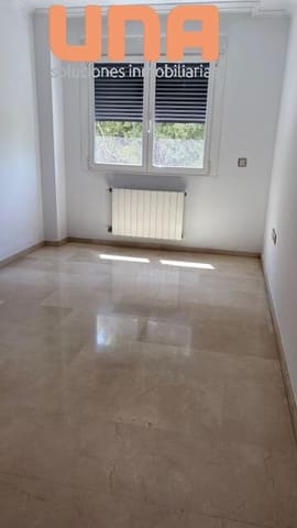 2 bedroom Flat for rent in Córdoba city with garage - € 800 (Ref: 9438191)