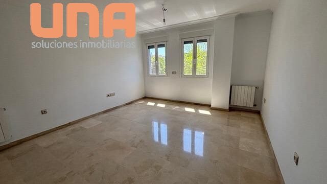 2 bedroom Flat for rent in Córdoba city with garage - € 800 (Ref: 9438191)