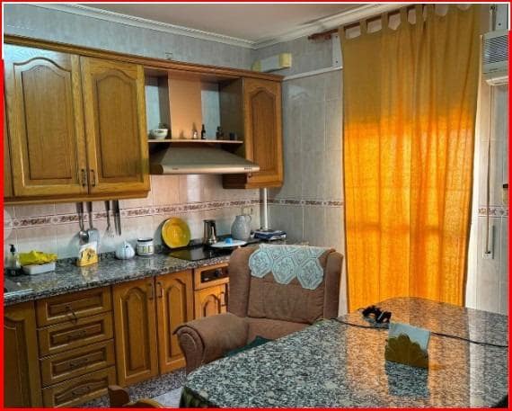 3 soveværelse Byhus til salg i Alcolea, Córdoba by med garage - € 186.000 (Ref: 9438195)