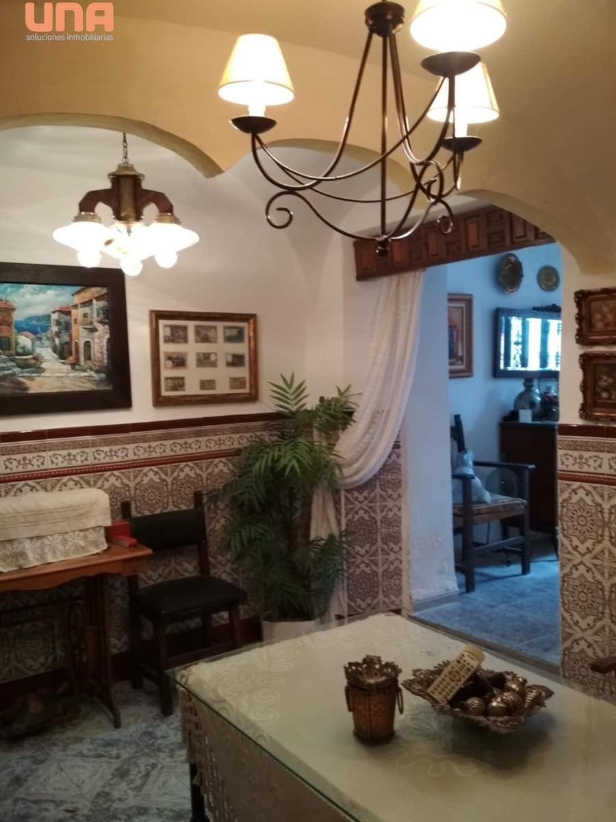 5 bedroom Townhouse for sale in El Viso - € 72,000 (Ref: 9438197)