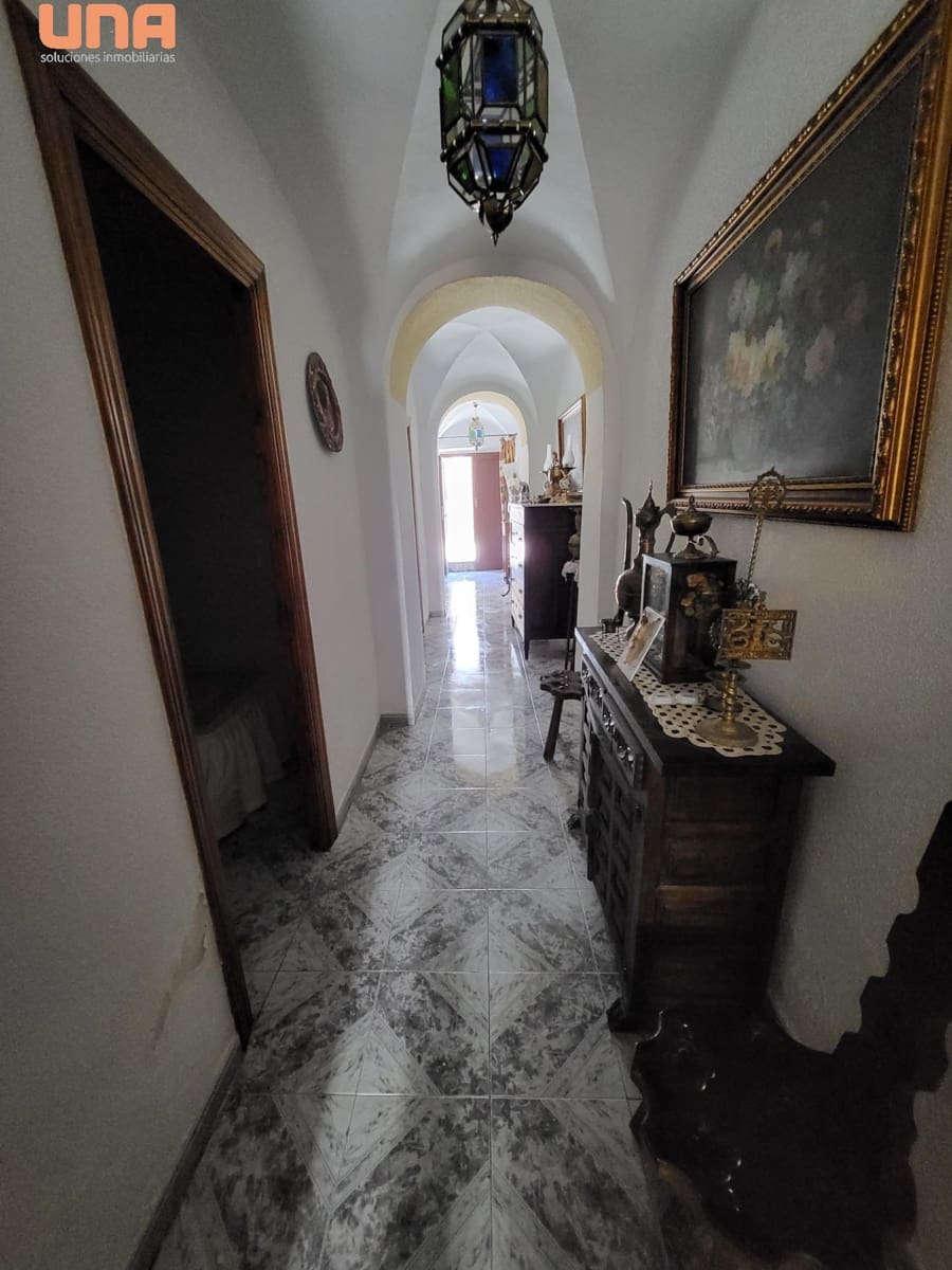 5 bedroom Townhouse for sale in El Viso - € 72,000 (Ref: 9438197)