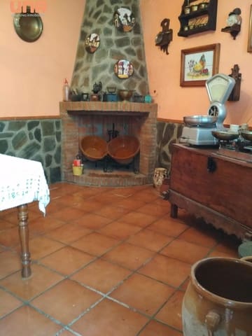 5 bedroom Townhouse for sale in El Viso - € 72,000 (Ref: 9438197)