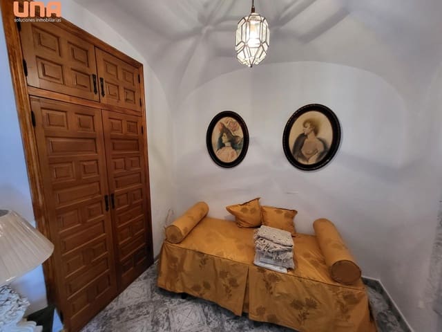 5 bedroom Townhouse for sale in El Viso - € 72,000 (Ref: 9438197)