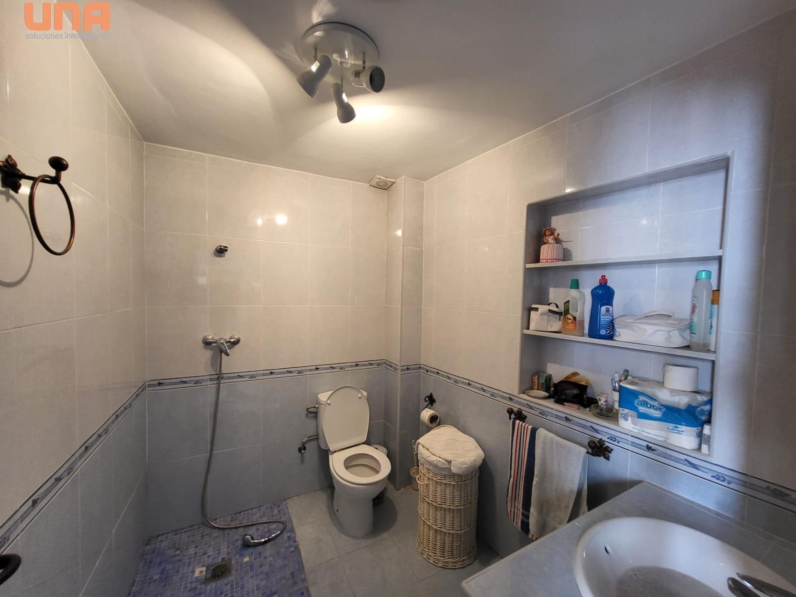 5 bedroom Townhouse for sale in El Viso - € 72,000 (Ref: 9438197)