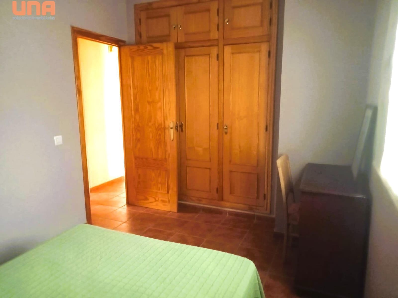 4 bedroom Villa for sale in El Higueron with pool - € 200,000 (Ref: 9438198)