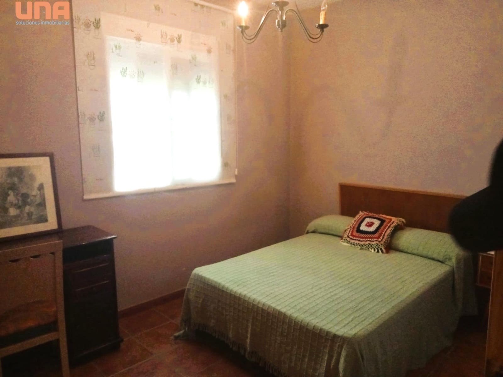 4 bedroom Villa for sale in El Higueron with pool - € 200,000 (Ref: 9438198)