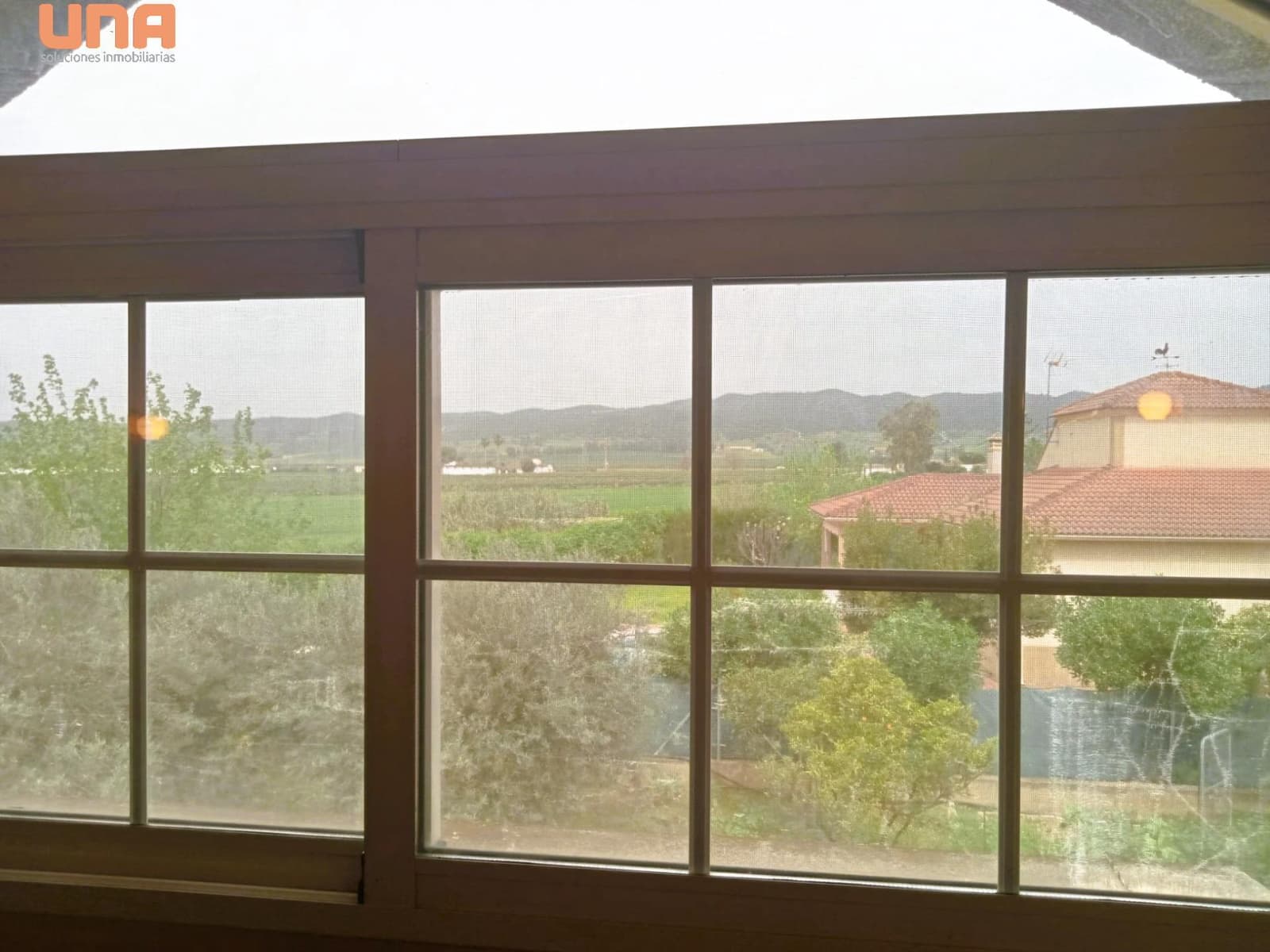 4 bedroom Villa for sale in El Higueron with pool - € 200,000 (Ref: 9438198)