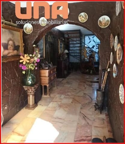 7 slaapkamer Villa te koop in Córdoba stad met zwembad - € 495.000 (Ref: 9438204)