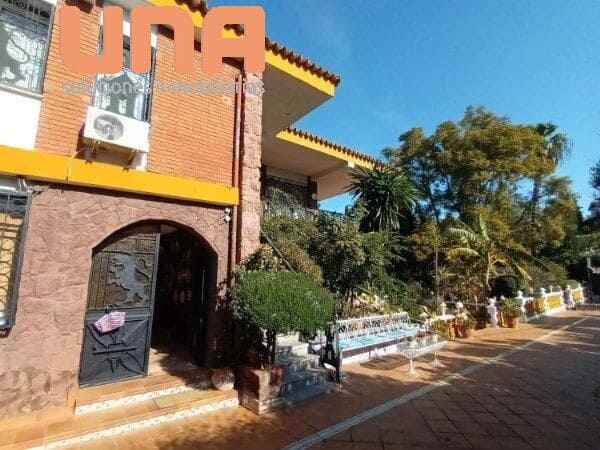 7 slaapkamer Villa te koop in Cordoba stad met zwembad - € 495.000 (Ref: 9438204)