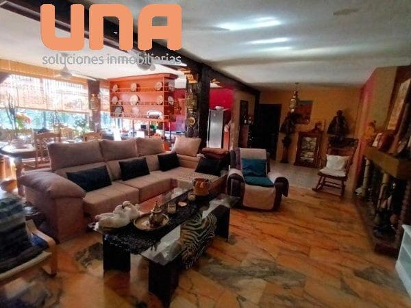 7 slaapkamer Villa te koop in Cordoba stad met zwembad - € 495.000 (Ref: 9438204)