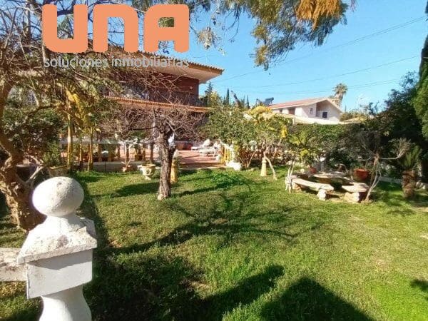 7 slaapkamer Villa te koop in Cordoba stad met zwembad - € 495.000 (Ref: 9438204)