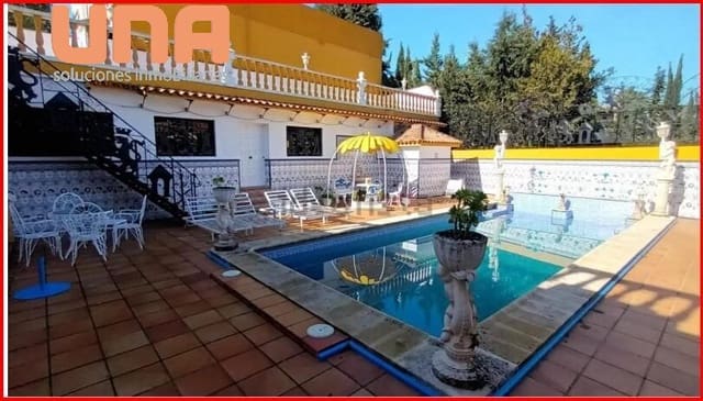 7 slaapkamer Villa te koop in Córdoba stad met zwembad - € 495.000 (Ref: 9438204)