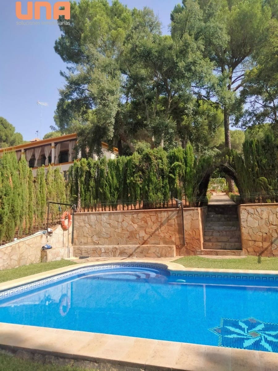 10 sypialnia Willa na sprzedaż w Miasto Kordoba z basenem garażem - 340 000 € (Ref: 9438206)